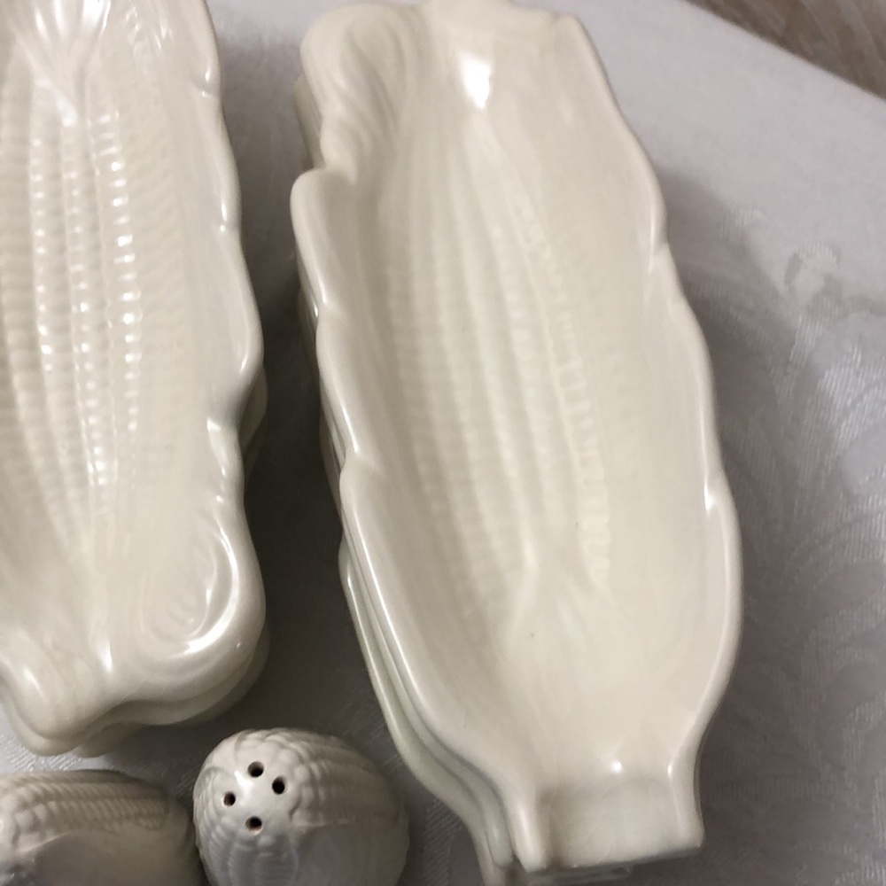 Set of 8 ceramic hand made new corn on the cob dishes with salt - pepper shaker - Picture 4 of 7